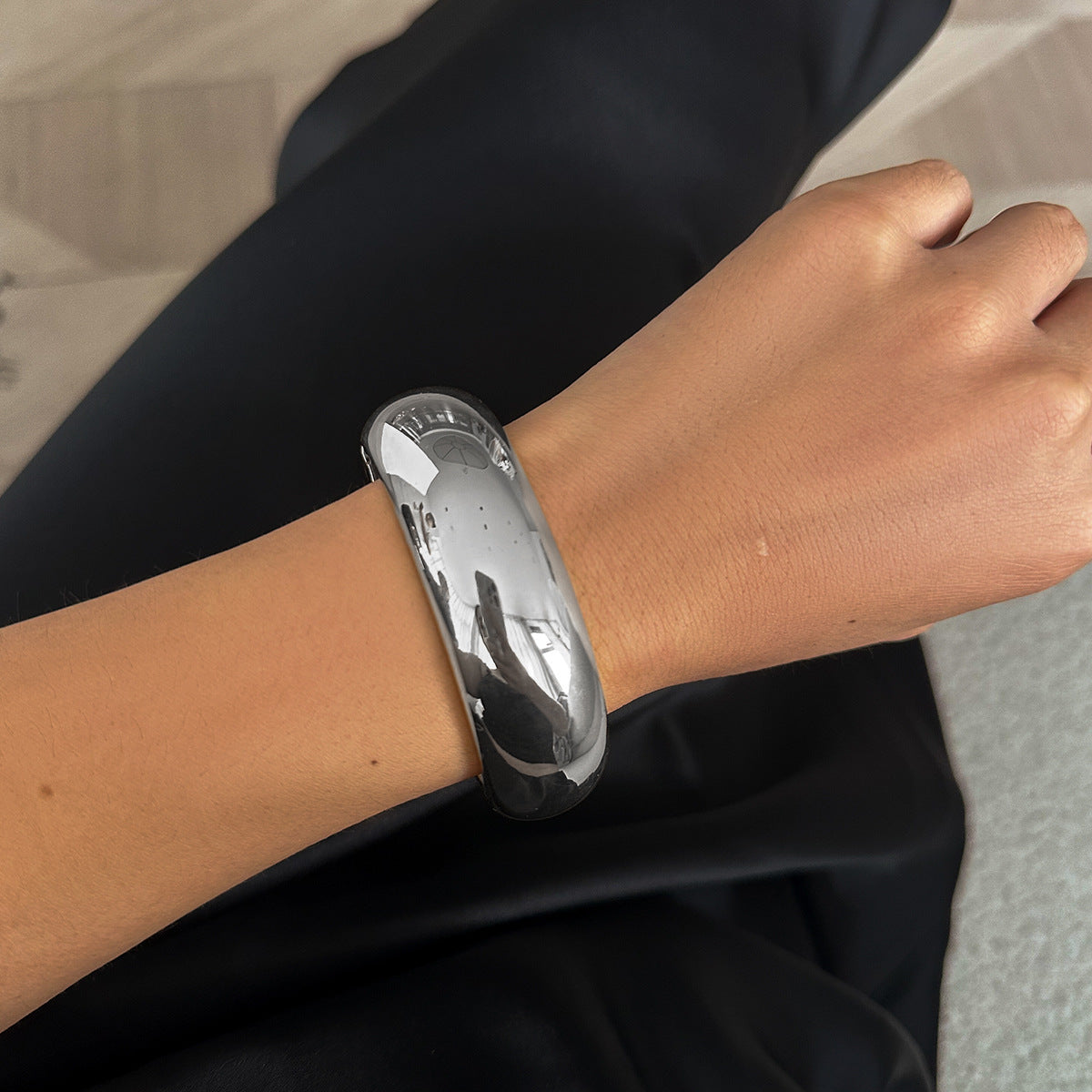 Bracelet métallique tendance à courbes irrégulières Style décontracté chic