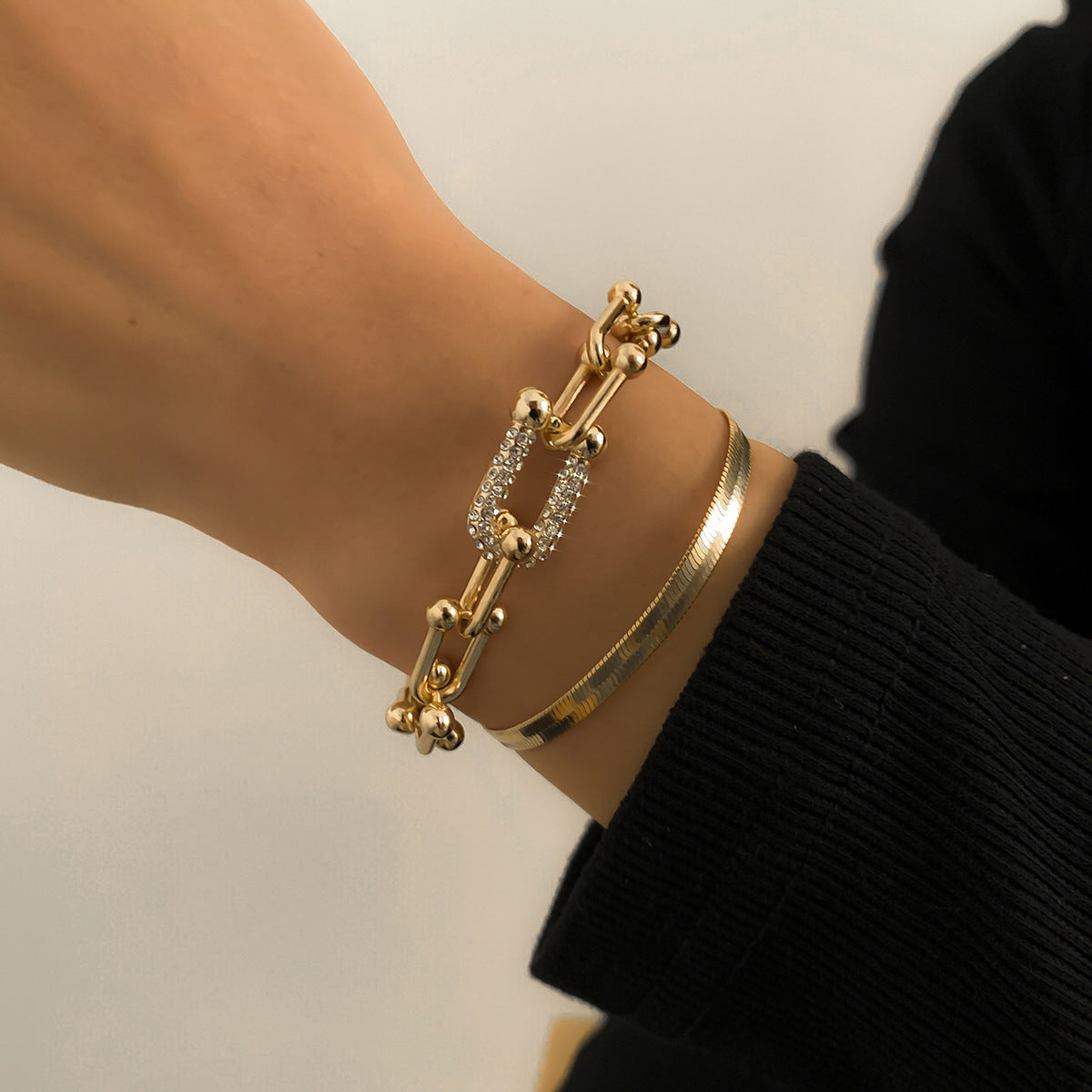 Bracelet chaîne serpent plat – Fermoir carré en U avec strass