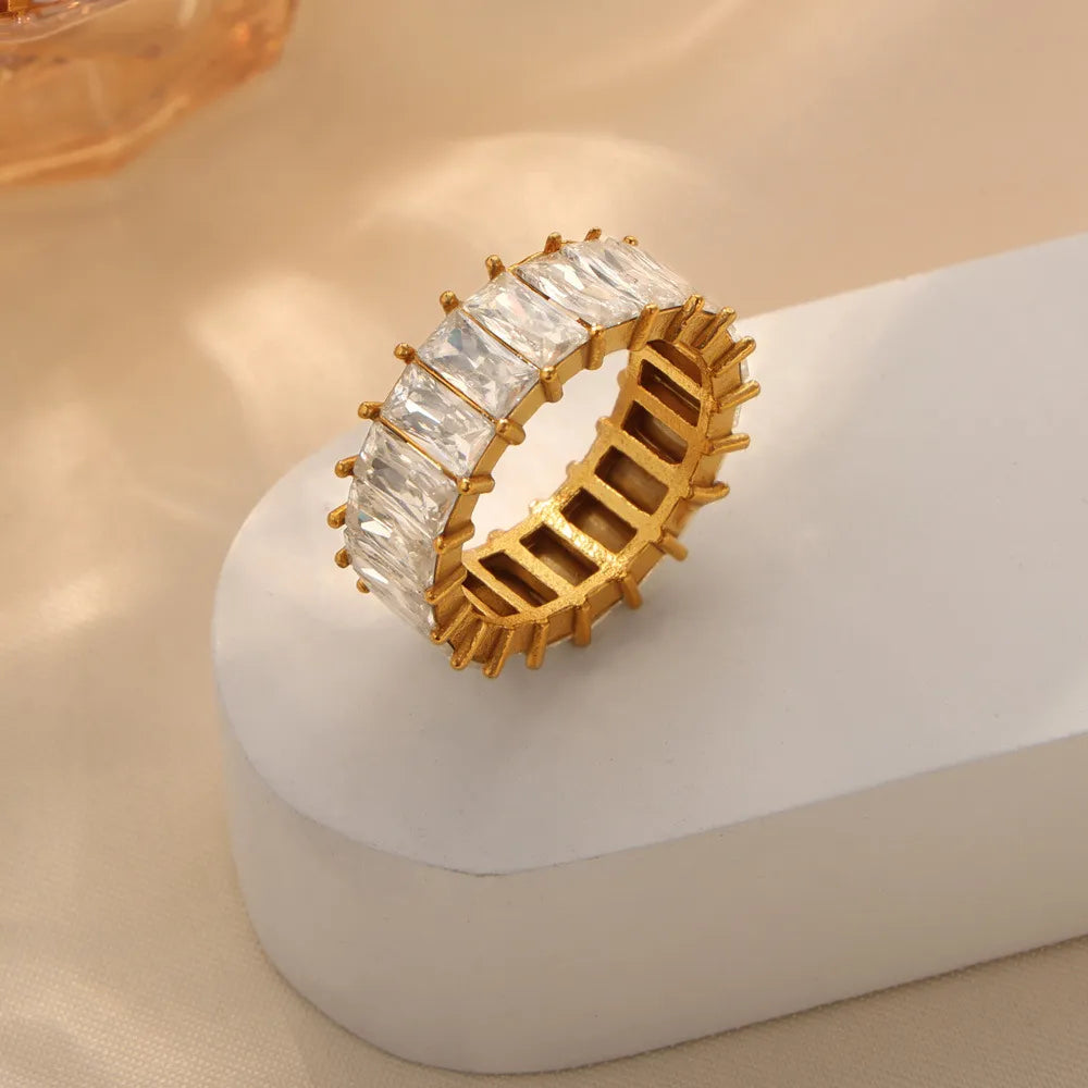 Bague en Acier Titane incrustée de Zircon