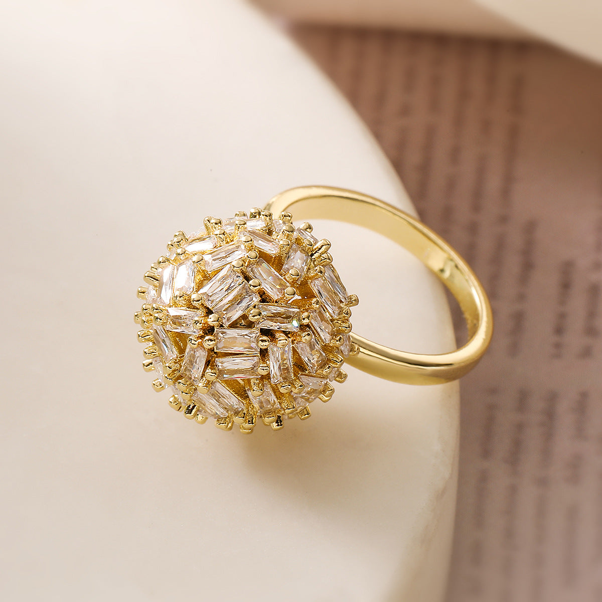 Bague de luxe Design géométrique ajustable