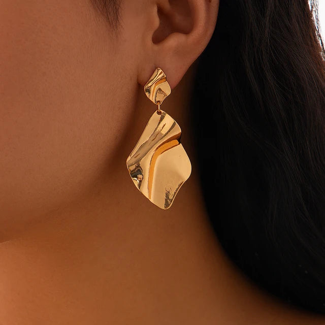 Boucles d’oreilles pendantes plissées vintage