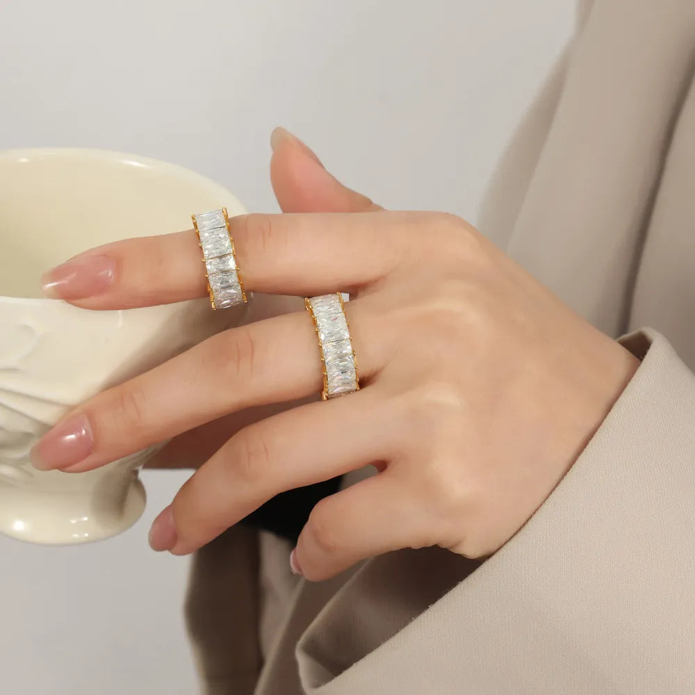 Bague en Acier Titane incrustée de Zircon