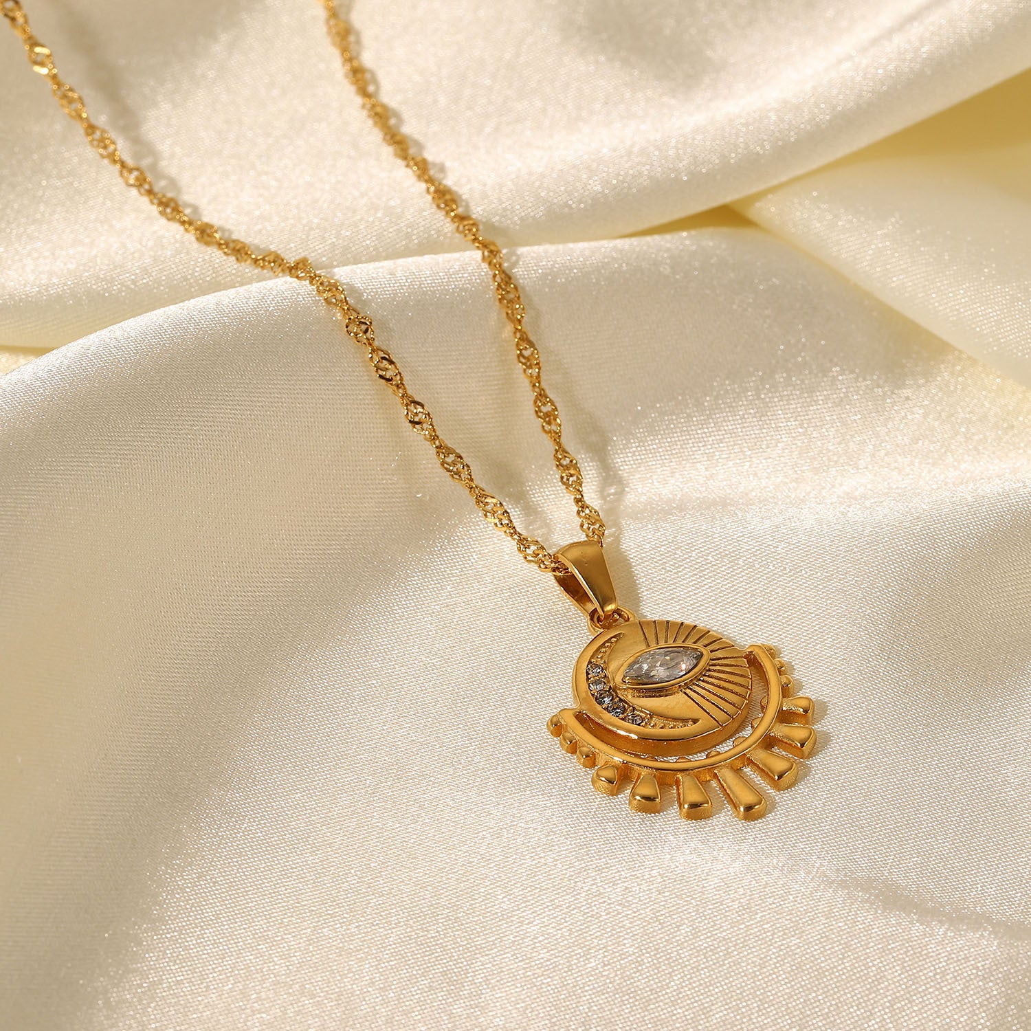 Collier en Acier Inoxydable pendentif œil ovale en Zircon