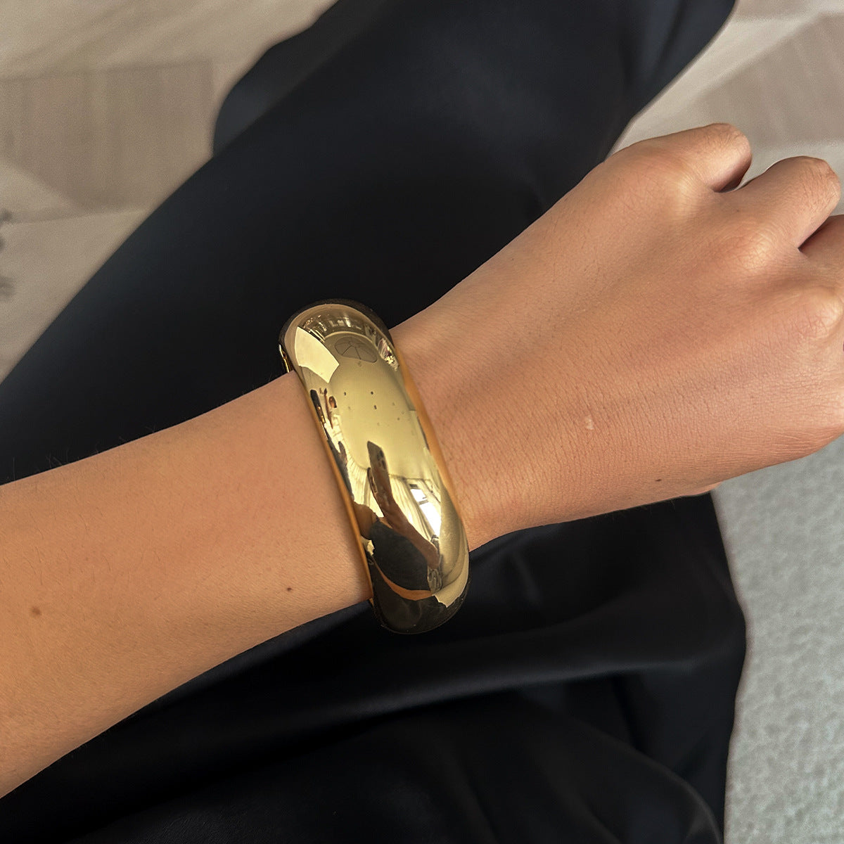 Bracelet métallique tendance à courbes irrégulières Style décontracté chic