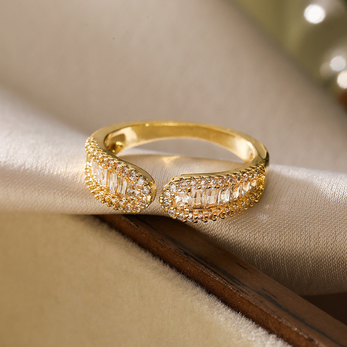 Bague de luxe Design géométrique ajustable
