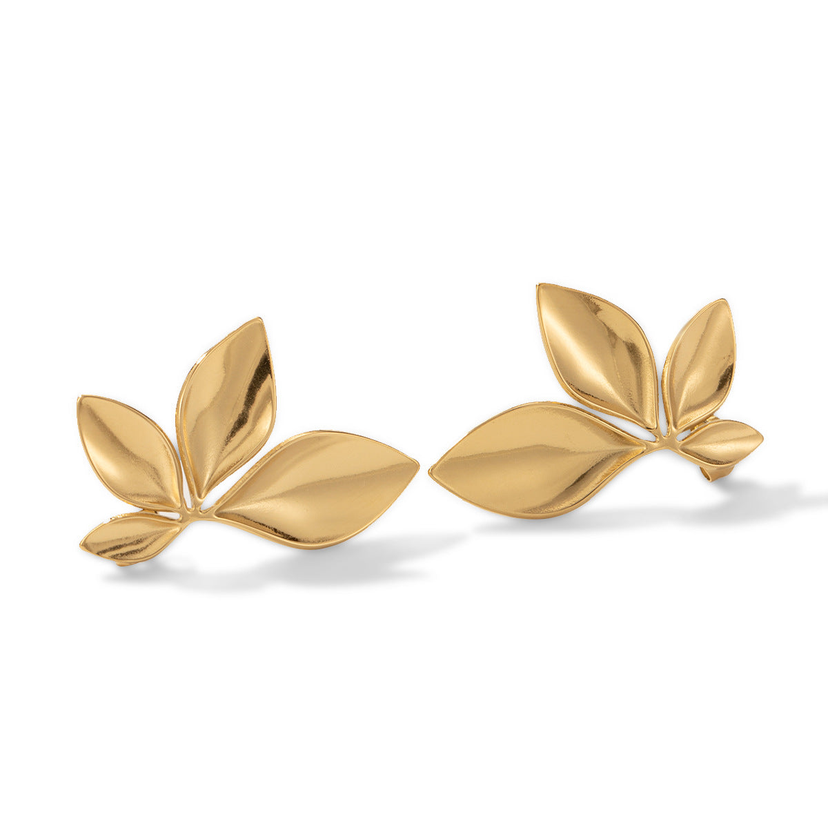 Boucles d’oreilles en Acier Titane  Feuilles élégantes plaquées Or