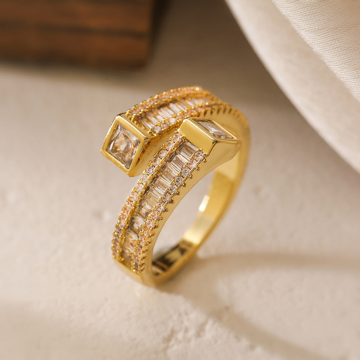 Bague de luxe Design géométrique ajustable