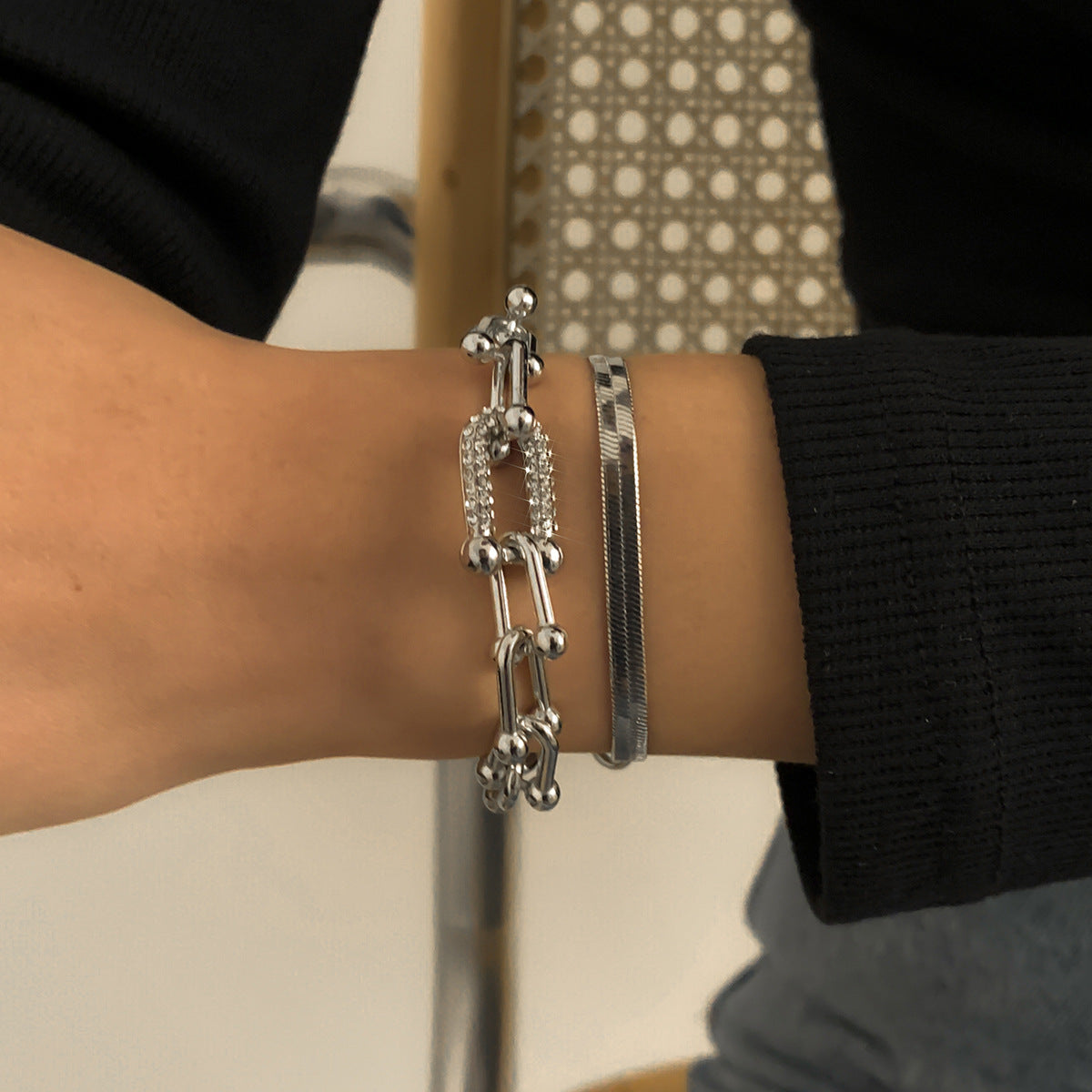 Bracelet chaîne serpent plat – Fermoir carré en U avec strass